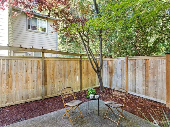10769 221st Lane NE 18, Redmond WA 98053
