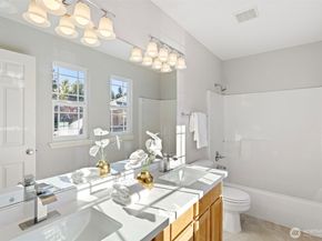 10769 221st Lane NE 18, Redmond WA 98053