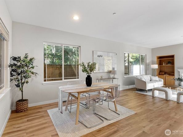 10769 221st Lane NE 18, Redmond WA 98053