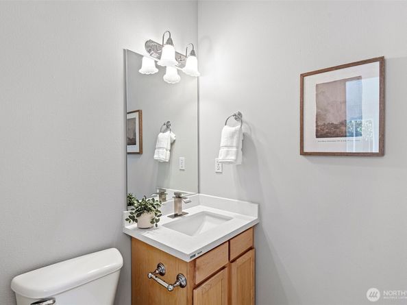 10769 221st Lane NE 18, Redmond WA 98053