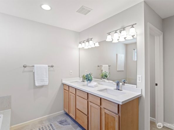 10769 221st Lane NE 18, Redmond WA 98053