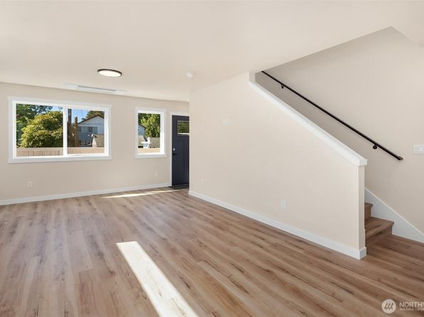 11526 38th Avenue NE, Seattle WA 98125