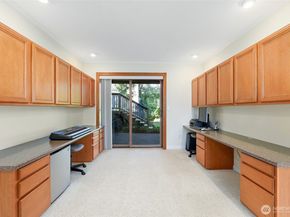 212 SW 327th Place, Federal Way WA 98023