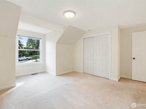 212 SW 327th Place, Federal Way WA 98023