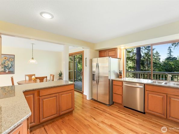212 SW 327th Place, Federal Way WA 98023