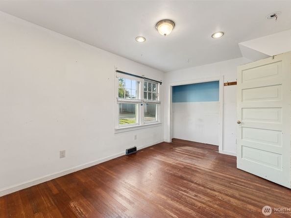 15620 21st Avenue SW, Burien WA 98166