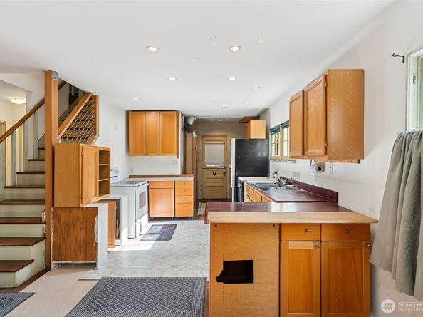 15620 21st Avenue SW, Burien WA 98166