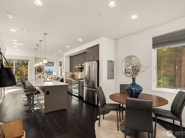 3300 NE 65th Street 211, Seattle WA 98115
