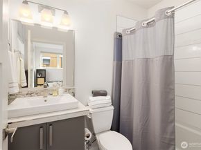 3300 NE 65th Street 211, Seattle WA 98115