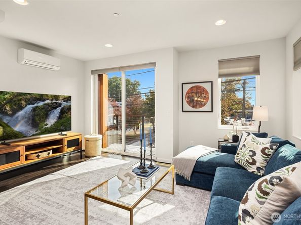 3300 NE 65th Street 211, Seattle WA 98115