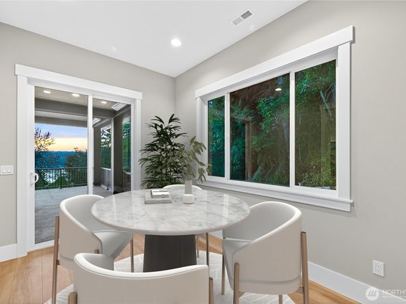 1642 205th Place NE, Sammamish WA 98074