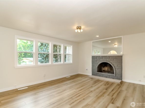 20015 108th Avenue NE, Bothell WA 98011
