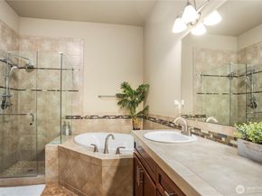 4005 NE 3rd Place E, Renton WA 98056