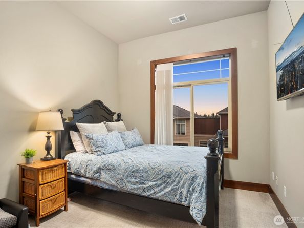 4005 NE 3rd Place E, Renton WA 98056