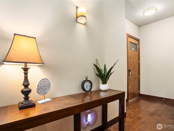 4005 NE 3rd Place E, Renton WA 98056