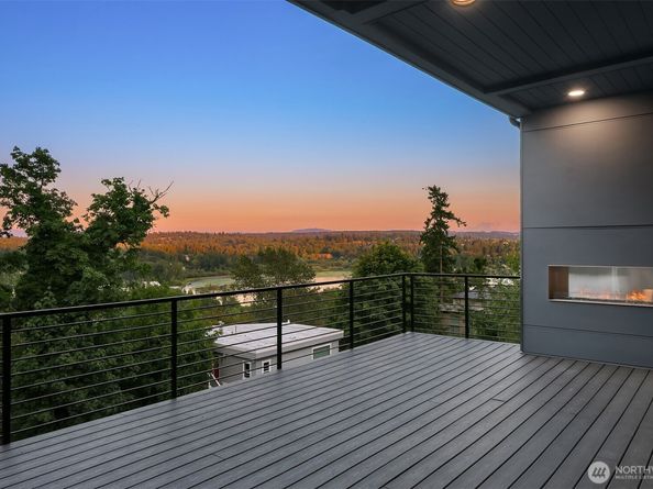 11909 90th Avenue NE, Kirkland WA 98034