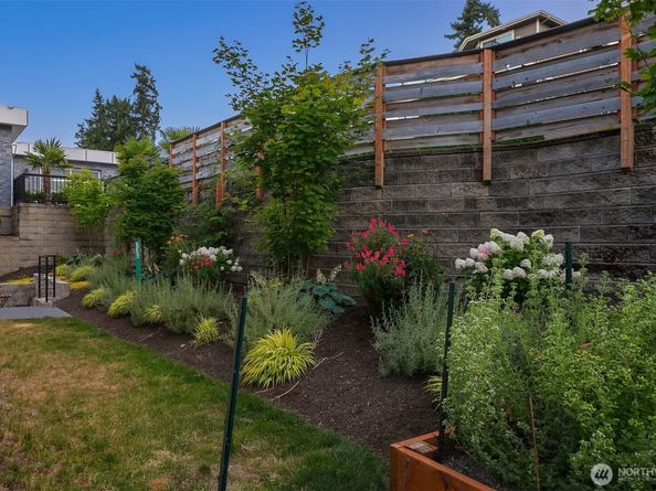 11909 90th Avenue NE, Kirkland WA 98034