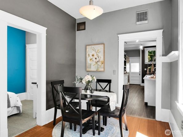 1904 9th Avenue W, Seattle WA 98119