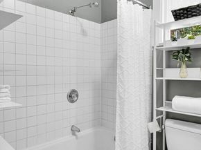 1904 9th Avenue W, Seattle WA 98119