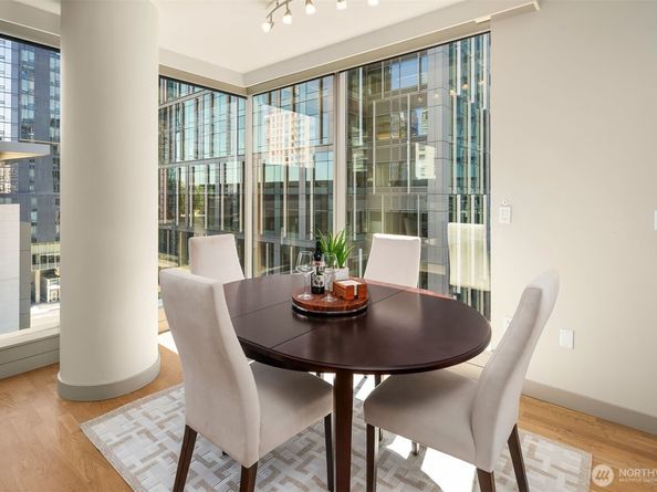 10650 NE 9th Place 1120, Bellevue WA 98004