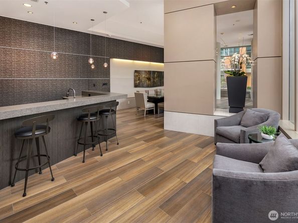 10650 NE 9th Place 1120, Bellevue WA 98004