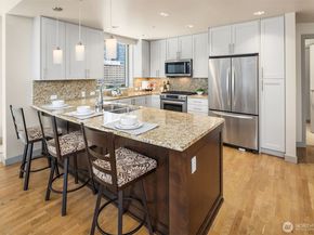 10650 NE 9th Place 1120, Bellevue WA 98004