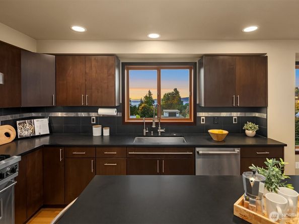 9007 24th Avenue NW, Seattle WA 98117