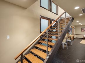 9007 24th Avenue NW, Seattle WA 98117