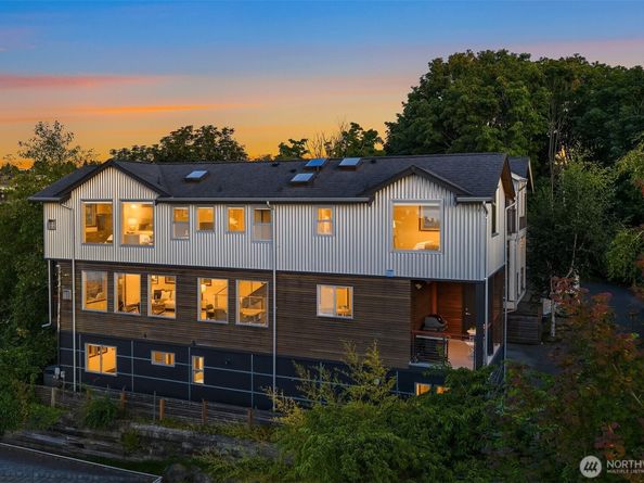 9007 24th Avenue NW, Seattle WA 98117