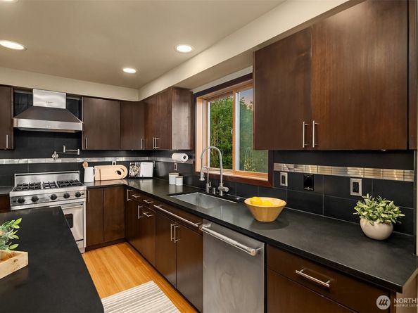 9007 24th Avenue NW, Seattle WA 98117