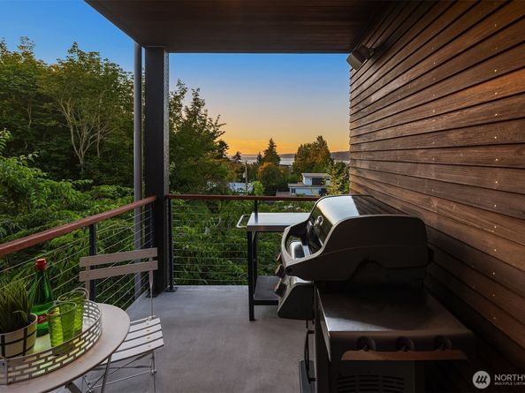 9007 24th Avenue NW, Seattle WA 98117