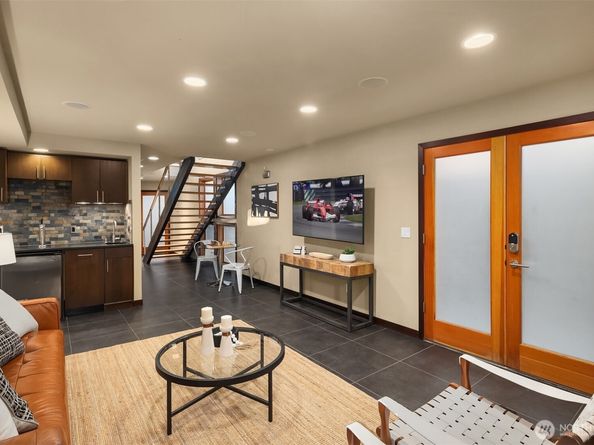 9007 24th Avenue NW, Seattle WA 98117