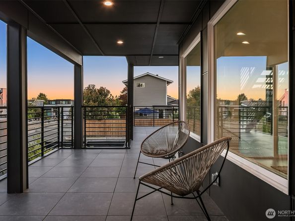 421 14th Avenue W, Kirkland WA 98033