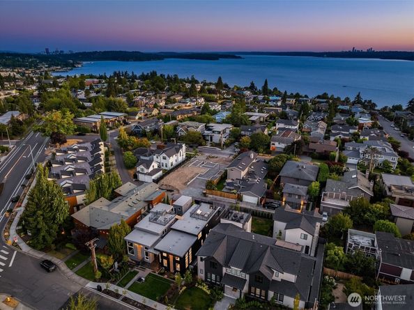 421 14th Avenue W, Kirkland WA 98033