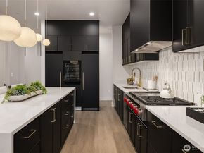 8243 W Mercer Way, Mercer Island WA 98040