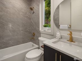 8243 W Mercer Way, Mercer Island WA 98040