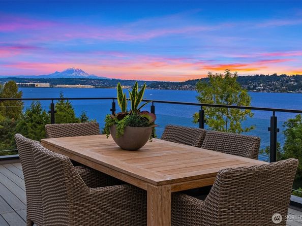 8243 W Mercer Way, Mercer Island WA 98040