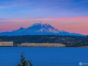 8243 W Mercer Way, Mercer Island WA 98040