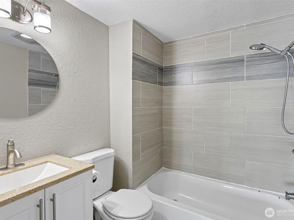 7804 S 128th, Seattle WA 98178