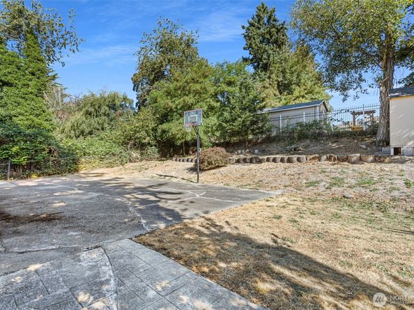 7804 S 128th, Seattle WA 98178