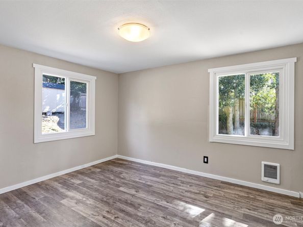 7804 S 128th, Seattle WA 98178