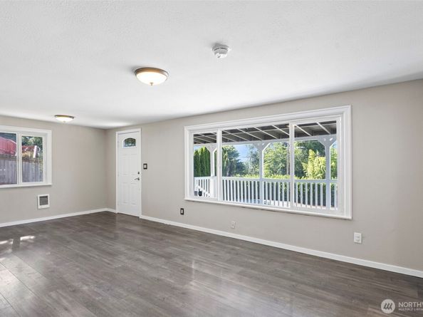 7804 S 128th, Seattle WA 98178