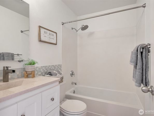 16232 118th Lane NE 14, Bothell WA 98011