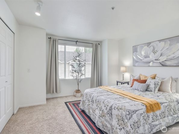 16232 118th Lane NE 14, Bothell WA 98011