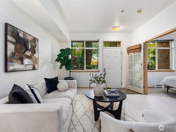 812 5th Avenue N 105, Seattle WA 98109