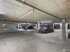 812 5th Avenue N 105, Seattle WA 98109