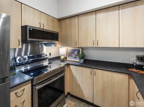 812 5th Avenue N 105, Seattle WA 98109