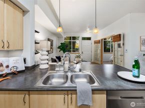 812 5th Avenue N 105, Seattle WA 98109