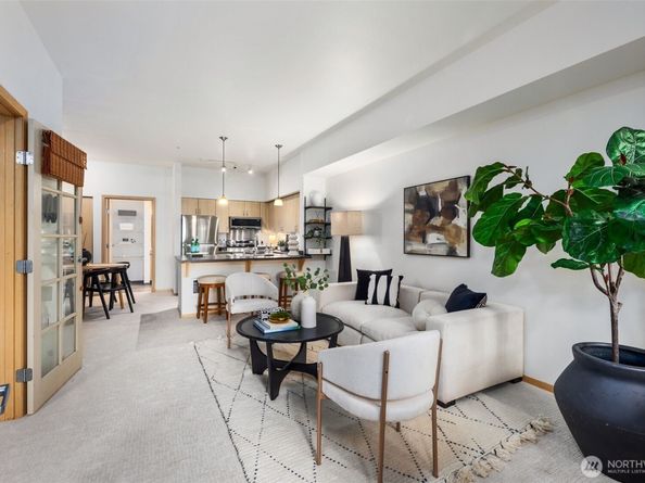 812 5th Avenue N 105, Seattle WA 98109