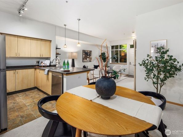 812 5th Avenue N 105, Seattle WA 98109